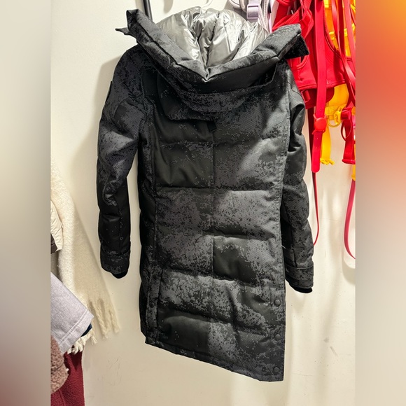 CANADA GOOSE Shelburne holiday water repellant 625 fill power down parka - Picture 8 of 14